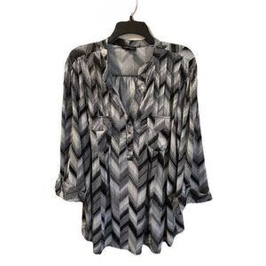 Cocomo Blouse Sz 3X Black White Print Pleated 3/4‎ Roll Tab Sleeve Stretchy
